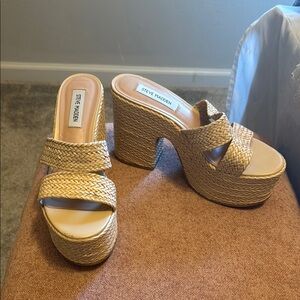 Never worn Steve Madden Tan Platform Mules with Woven Design